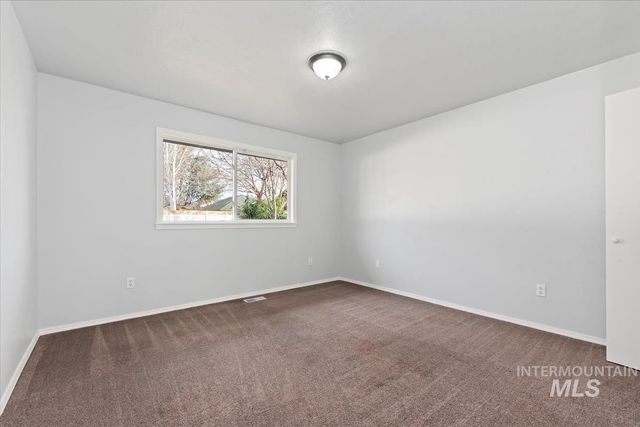 614 Astor Ave, Nampa, ID 83651