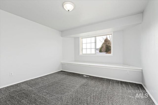 614 Astor Ave, Nampa, ID 83651