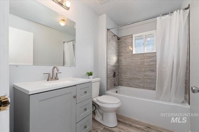 614 Astor Ave, Nampa, ID 83651