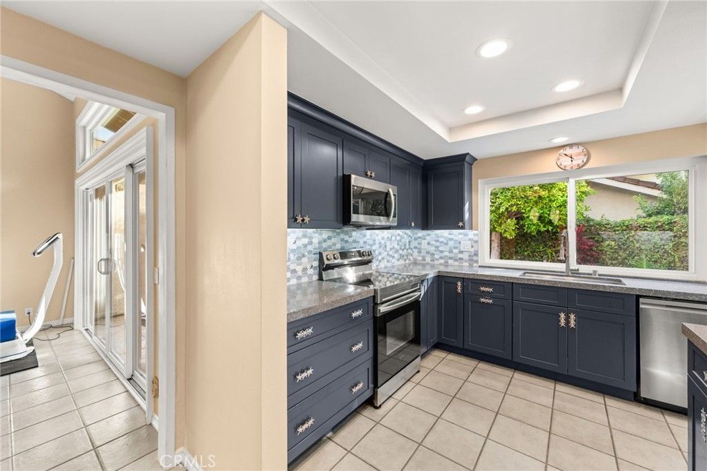 Image 11 of property listing at 714 N Lemon Hill Trail, Orange, CA 92869
