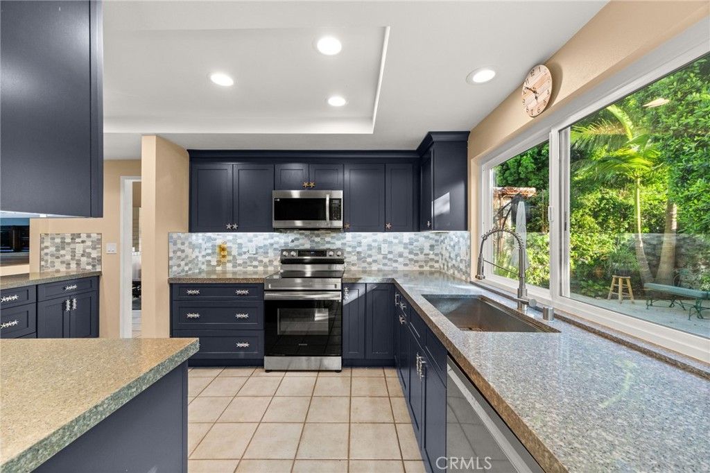 Image 16 of property listing at 714 N Lemon Hill Trail, Orange, CA 92869