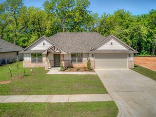 120 Mountain Laurel Way, Noble, OK 73068