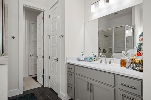 821 Faith DR, Liberty Hill, TX 78642