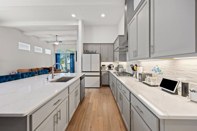 821 Faith DR, Liberty Hill, TX 78642
