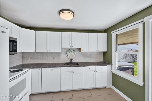 5104 N Elgin St, Spokane, WA 99205