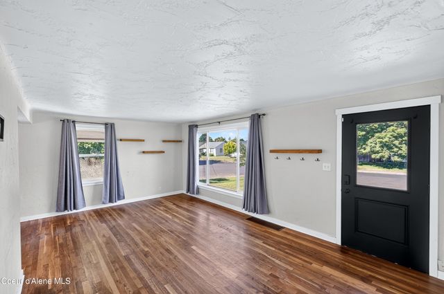 5104 N Elgin St, Spokane, WA 99205