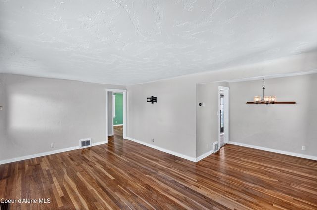 5104 N Elgin St, Spokane, WA 99205