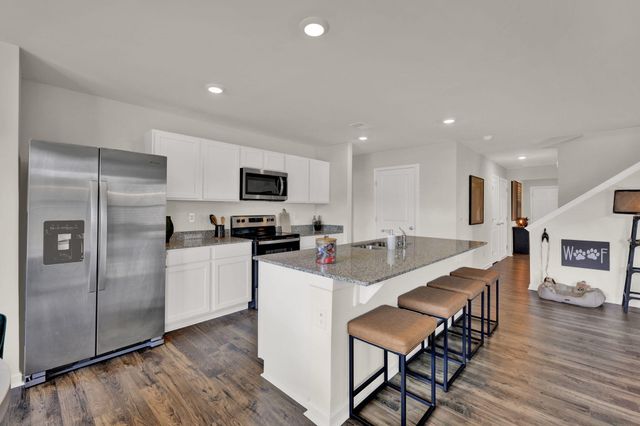 553 Fox Den Circle, Dalton, GA 30721