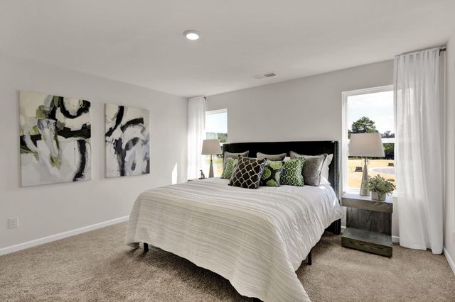 553 Fox Den Circle, Dalton, GA 30721