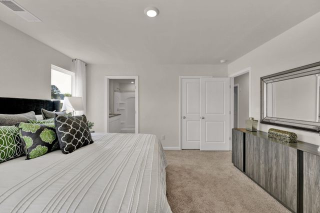 553 Fox Den Circle, Dalton, GA 30721