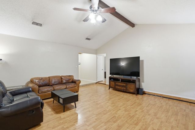 5506 Grantmont Drive, Arlington, TX 76016