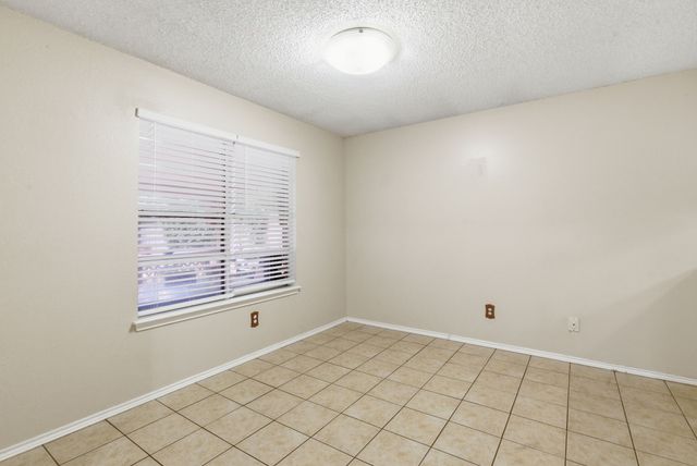 5506 Grantmont Drive, Arlington, TX 76016