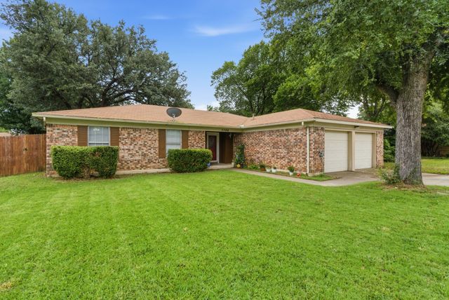 5506 Grantmont Drive, Arlington, TX 76016