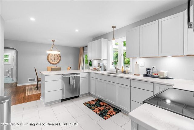 2176 Iroquois Road, Okemos, MI 48864