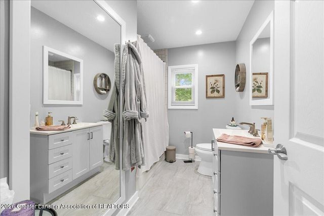 2176 Iroquois Road, Okemos, MI 48864