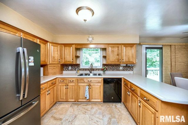209 SYCAMORE Avenue, Morton, IL 61550