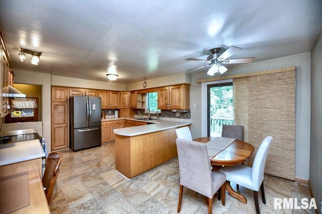 209 SYCAMORE Avenue, Morton, IL 61550