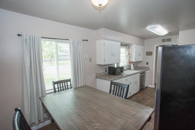 5625 E Tarpey Drive, Fresno, CA 93727