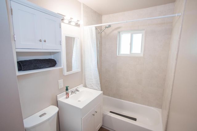 5625 E Tarpey Drive, Fresno, CA 93727