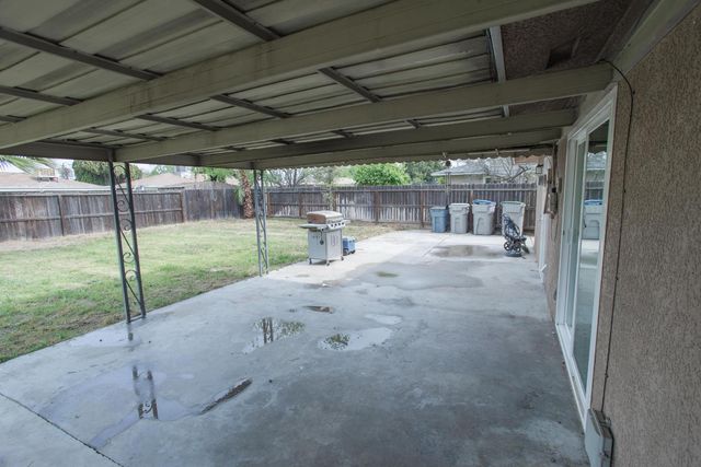 5625 E Tarpey Drive, Fresno, CA 93727