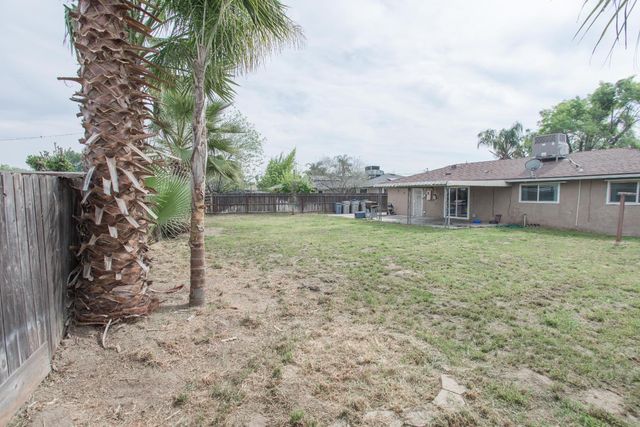 5625 E Tarpey Drive, Fresno, CA 93727