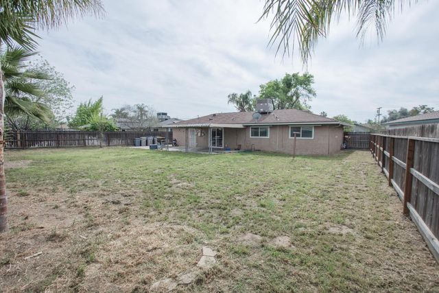 5625 E Tarpey Drive, Fresno, CA 93727