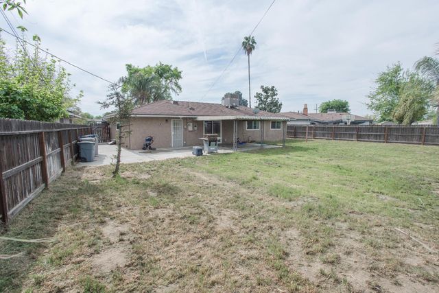 5625 E Tarpey Drive, Fresno, CA 93727