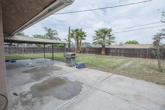 5625 E Tarpey Drive, Fresno, CA 93727