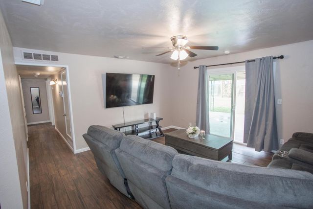 5625 E Tarpey Drive, Fresno, CA 93727