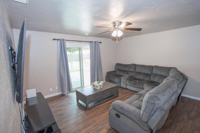 5625 E Tarpey Drive, Fresno, CA 93727