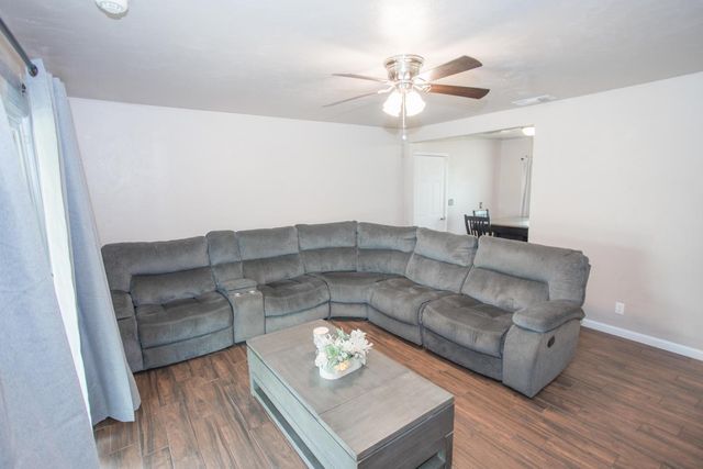 5625 E Tarpey Drive, Fresno, CA 93727