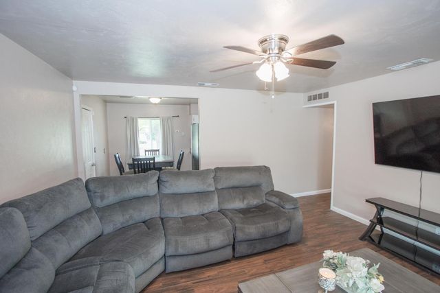 5625 E Tarpey Drive, Fresno, CA 93727