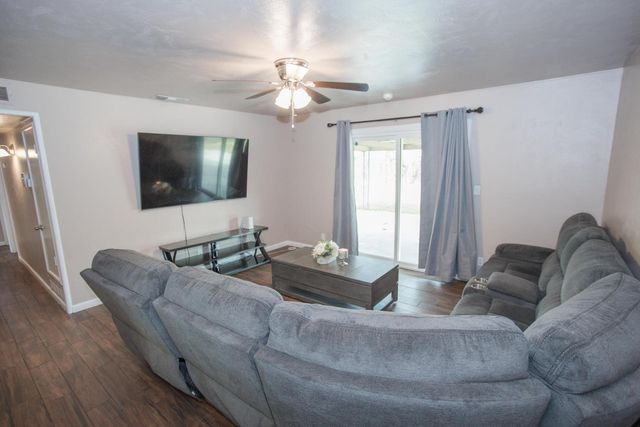 5625 E Tarpey Drive, Fresno, CA 93727