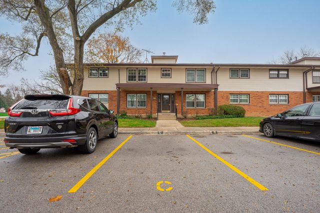 209 WASHINGTON Square C, Elk Grove Village, IL 60007