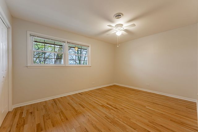 209 WASHINGTON Square C, Elk Grove Village, IL 60007