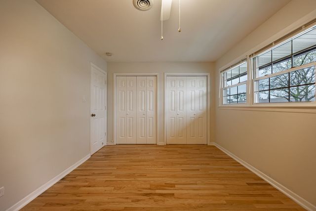 209 WASHINGTON Square C, Elk Grove Village, IL 60007