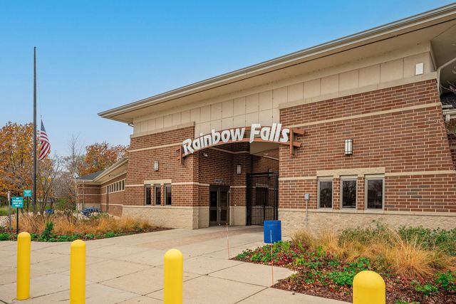 209 WASHINGTON Square C, Elk Grove Village, IL 60007