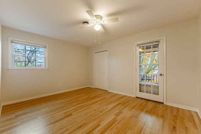 209 WASHINGTON Square C, Elk Grove Village, IL 60007