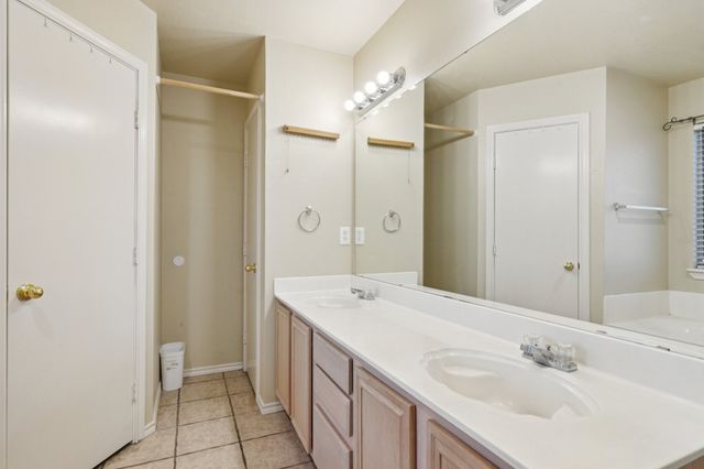110 Apache Trail, Alvarado, TX 76009