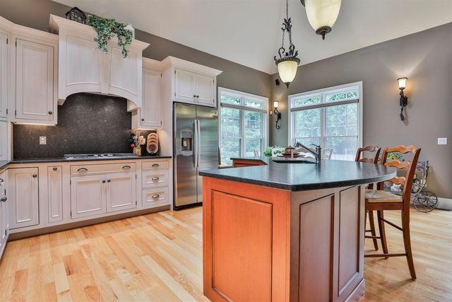 456 North Adams Street, Manchester, NH 03104