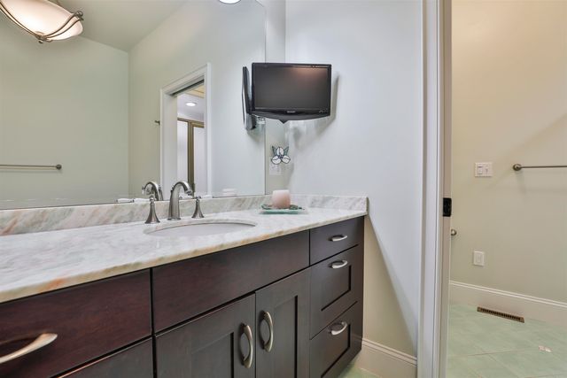 456 North Adams Street, Manchester, NH 03104