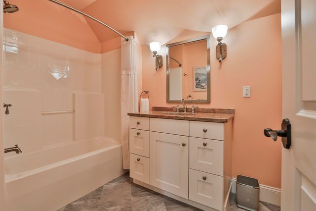 456 North Adams Street, Manchester, NH 03104