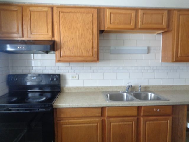 1340 N main Street C19, Wheaton, IL 60187