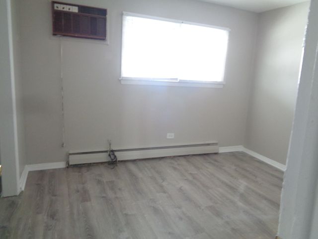 1340 N main Street C19, Wheaton, IL 60187