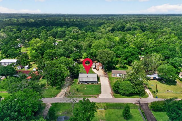 365 County Road 4013, Dayton, TX 77535