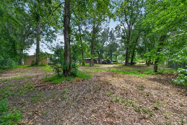 365 County Road 4013, Dayton, TX 77535