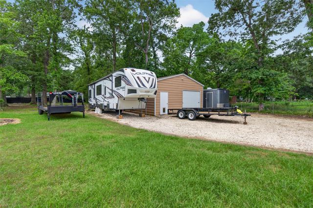 365 County Road 4013, Dayton, TX 77535