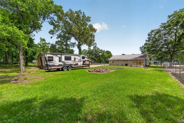 365 County Road 4013, Dayton, TX 77535