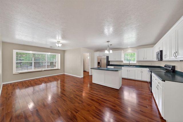 365 County Road 4013, Dayton, TX 77535