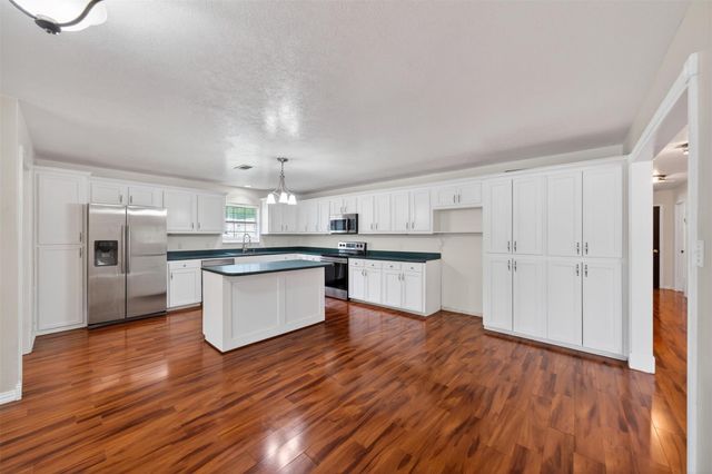 365 County Road 4013, Dayton, TX 77535
